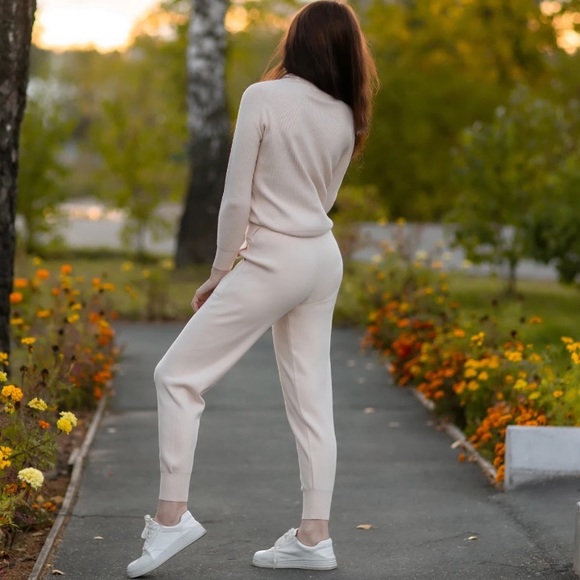 Two Piece Knitted Turtleneck Tracksuit Loungewear - Picture 15 of 16